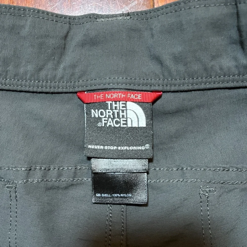 The North Face Shorts Mens 36 10